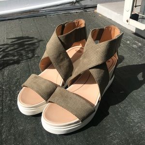 Dr. Scholl’s Sheena Moss Green Sandal Wedge